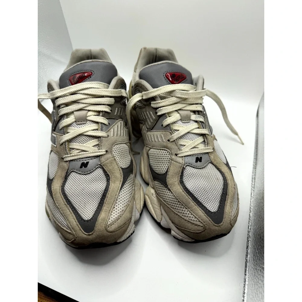 New Balance 9060 Unisex M10/W11.5 Shoes Rain Cloud‎ Castle Rock Lace Up Sneakers
